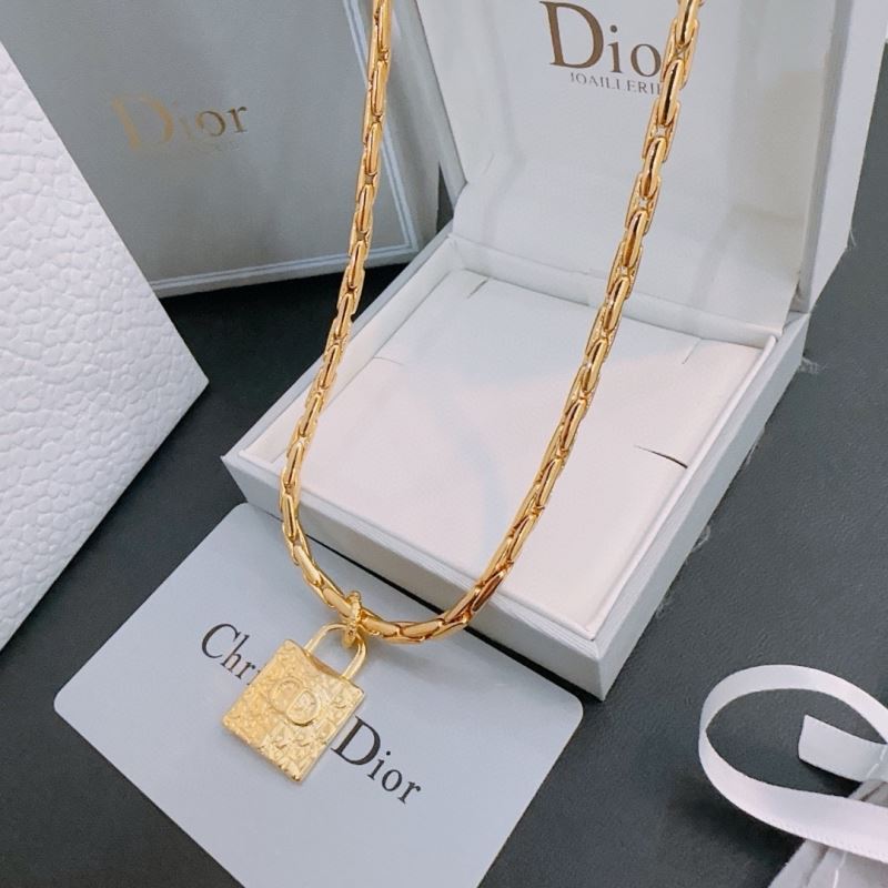chr1st1an D10r necklaces